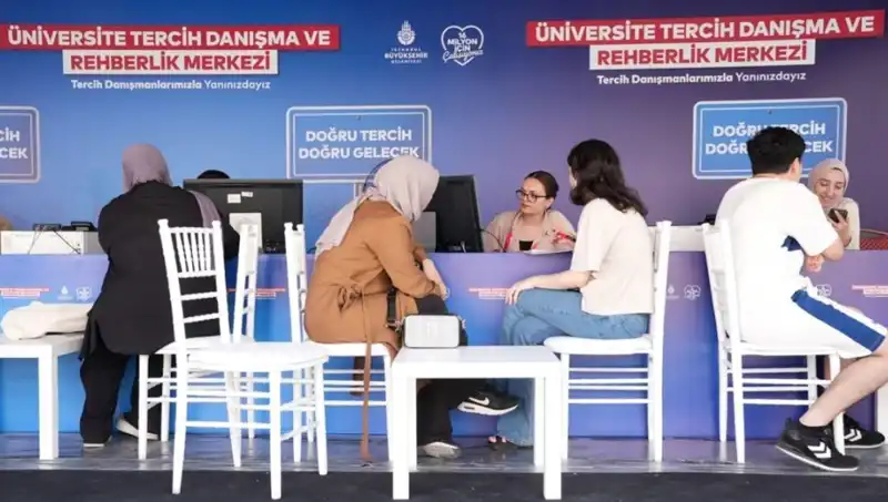 İstanbul'da Gençlere Yönelik 24 Tercih Danışma Merkezi Açıldı!