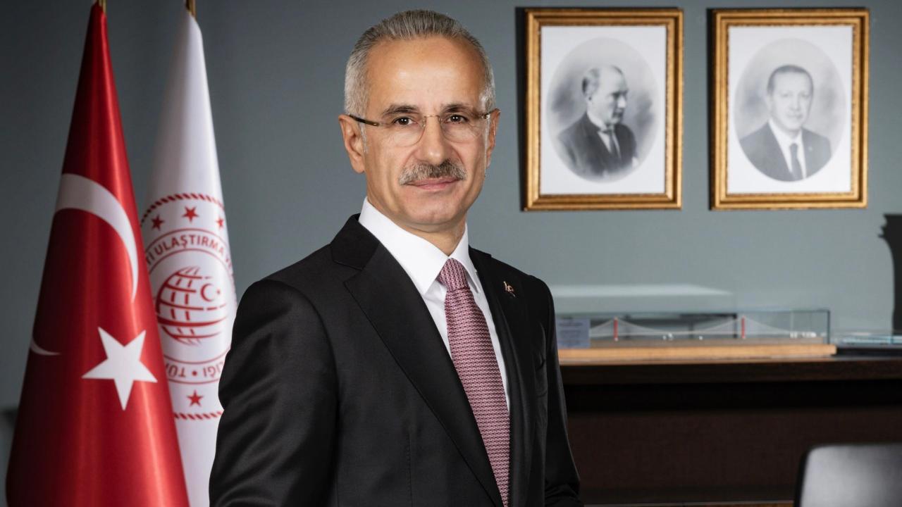 Bakan Uraloğlu, Suriye'deki Halep ve Şam havalimanlarına teknik ekip gönderecek