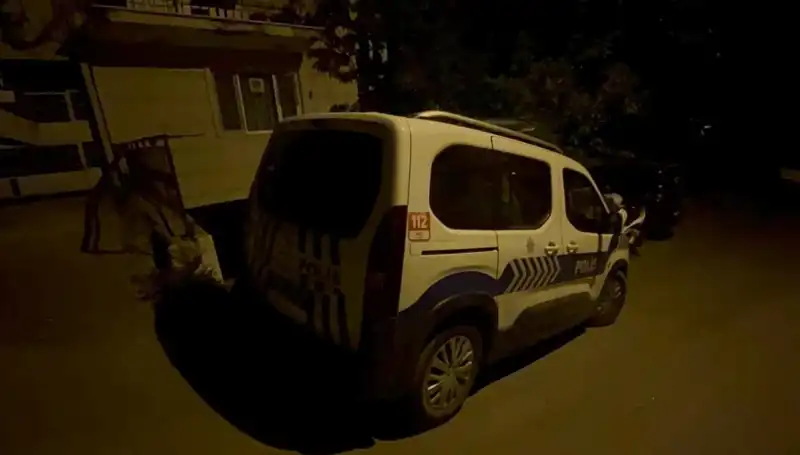 Bursa'da Amca Dehşeti: Yeğenini Erkek Arkadaşıyla Bıçaklayarak Ağır Yaraladı