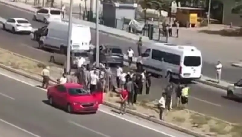 Bir Yaya Yolunu Kaybetti: Otomobilin Çarpması Sonucu Üzücü Kaza