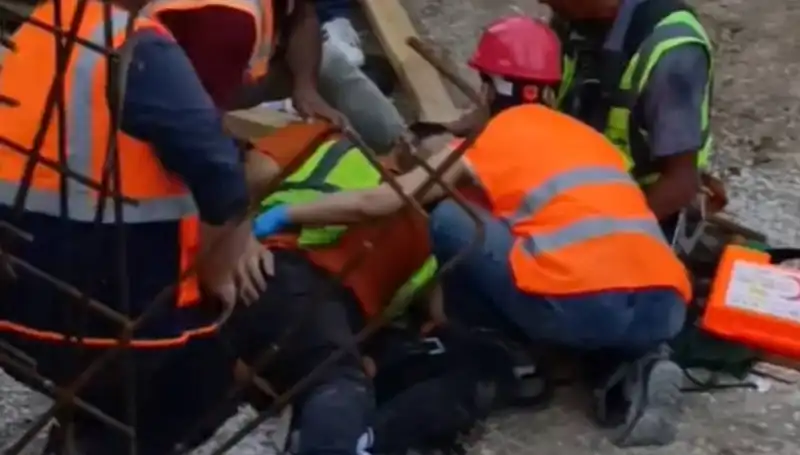 Adana'da İnşaat Kazasında İki İşçi Yaralandı: Olayın Detayları ve Son Gelişmeler