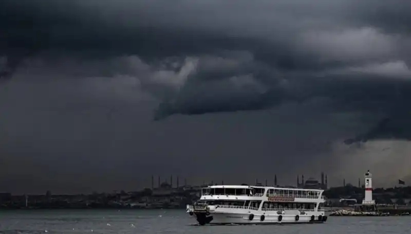 İstanbul ve Çevresinde Şiddetli Sağanak Yağış Uyarısı!