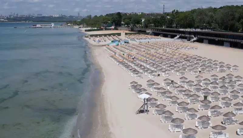 İstanbul'un Plajlarında 2025 Giriş Ücretleri Açıklandı: Sarıyer, Florya ve Adalar Detayları