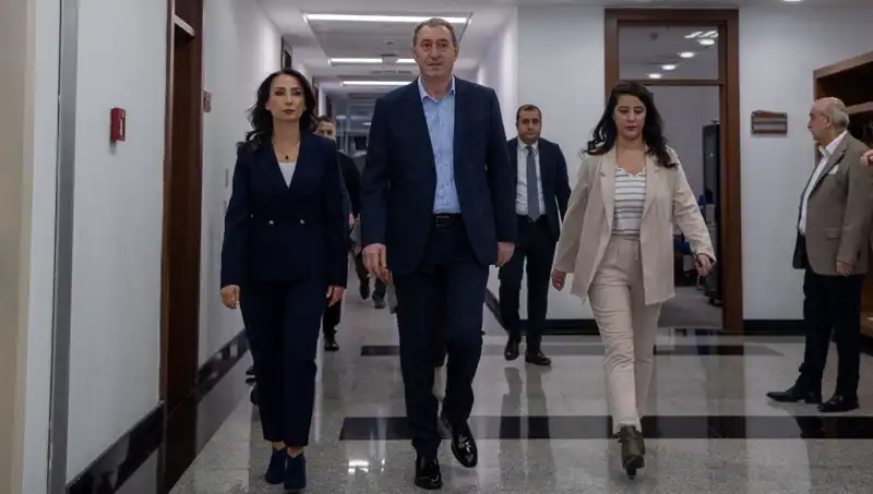 DEM Parti Heyeti, Siyasi Parti Turu ile gündemi şekillendiriyor!