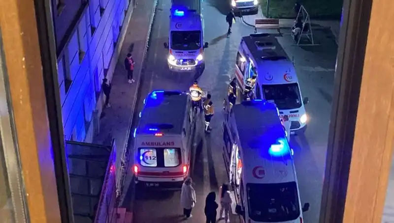 53 Öğrenci Akşam Yemeğinden Sonra Zehirlenerek Hastaneye Kaldırıldı
