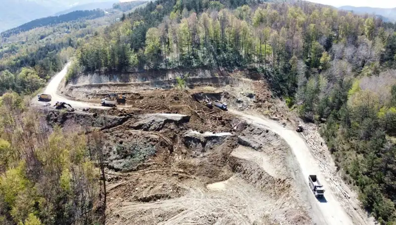 Kastamonu-Çatalzeytin Yolu Heyelanla Kapandı: Tatilciler ve Sürücüler Ne Olacak?
