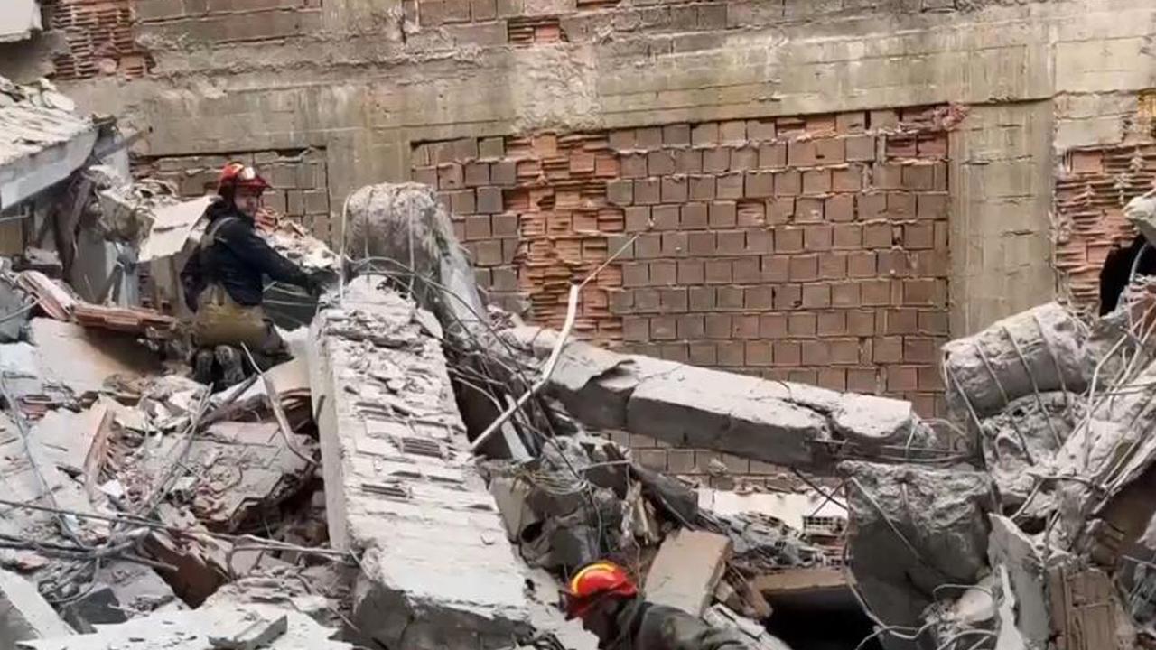 Güngören'de Yıkım Sırasında Çöken Binada 2 İşçi Göçük Altında Kaldı