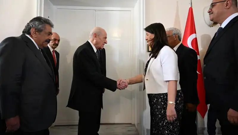 MHP Lideri Bahçeli, DEM Parti Heyeti ile Sıkı Görüşmeler Yaptı
