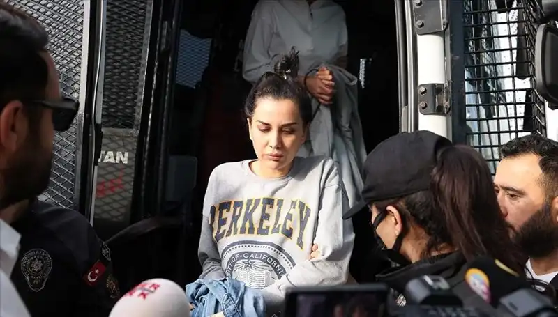 Dilan Polat'ın Instagram Hesabına Erişim Neden Kapandı?