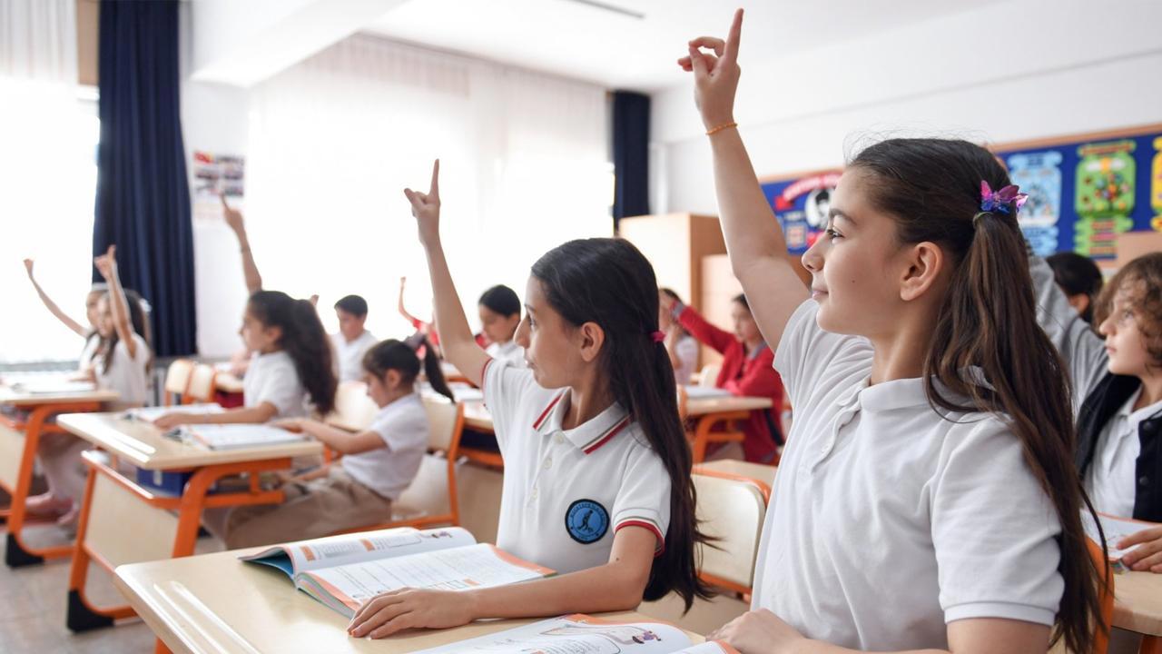 Okullarda Yeni Kıyafet Yönetmeliği Uygulanmaya Başladı