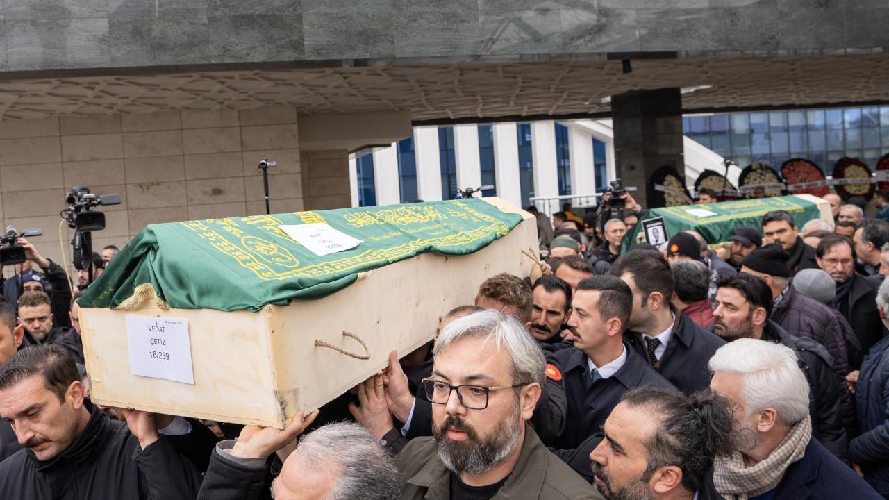 Bolu'daki faciada hayatını kaybedenlerin cenazeleri uğurlandı