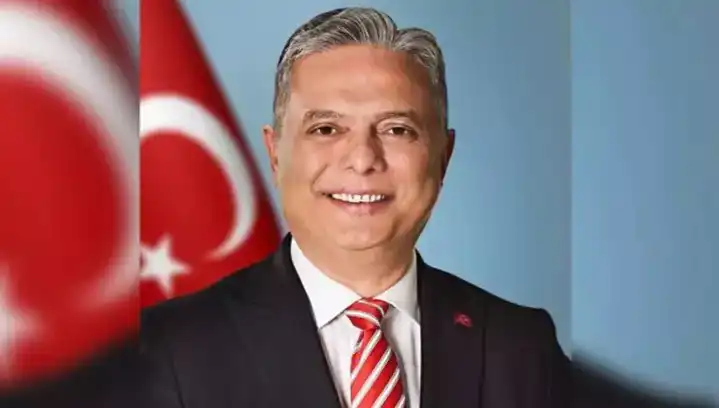 Ümit Uysal: CHP Genel Başkan Adayı ve Siyasi Vizyonu