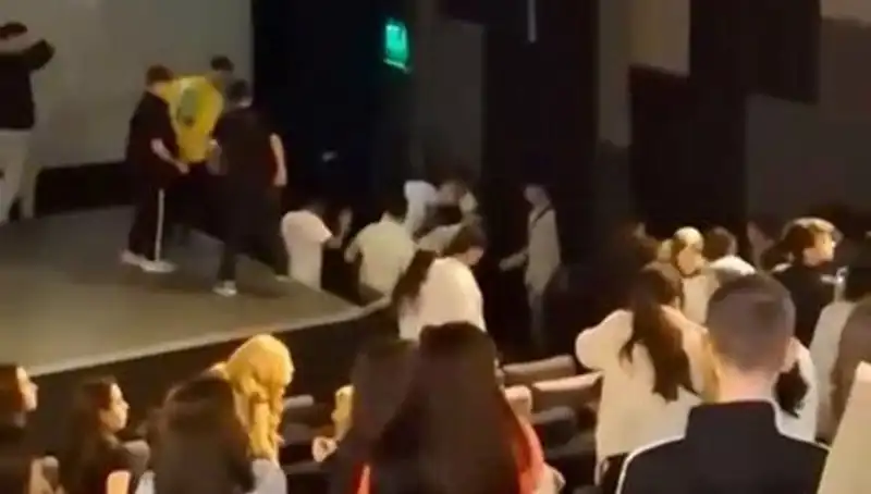 Rapçi Çakal’ın Hayranları Arasında Olaylı Gerginlik: Neler Yaşandı?