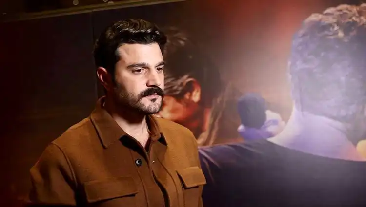 Murat Göğebakan: Kalbim Yaralı Dizisi Oyuncu Kadrosu ve Hikayesiyle Dikkat Çekiyor