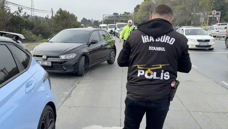 Emniyet Şeridini İhlal Eden Sürücünün Başına Gelenler şok edici