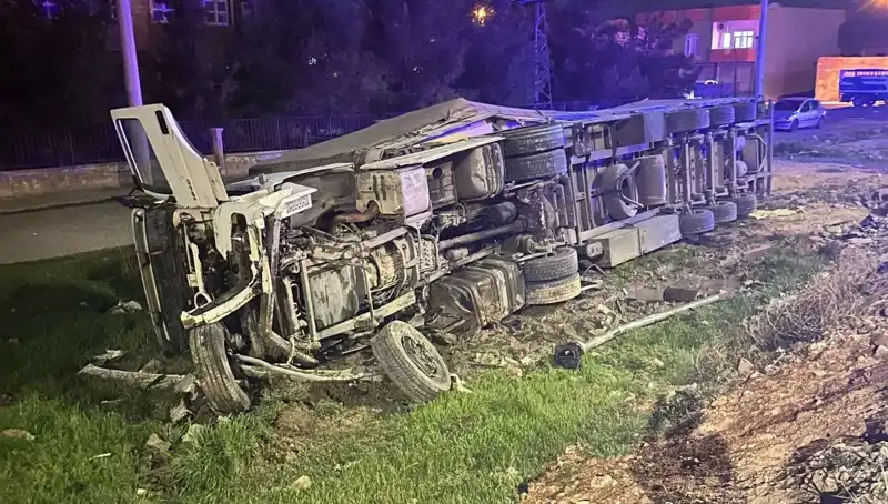 TIR Kazası Şok Etti: 6 Kişi Yaralandı