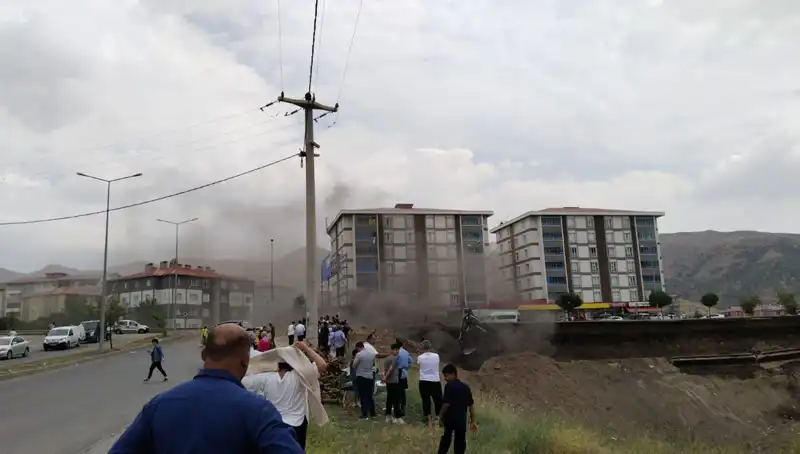 Bitlis’te Doğalgaz Hattında Patlama: Mahalleli Hızla Tahliye Edildi