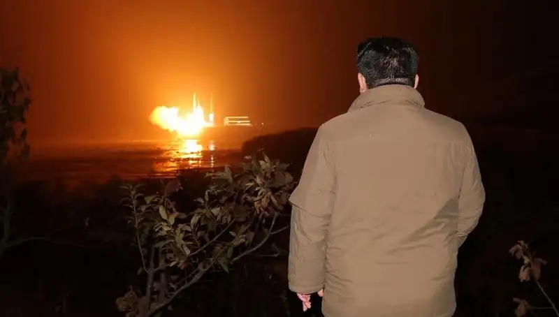 Kuzey Kore'nin Silahlanma Politikasının Bedelini Kim Ödüyor? Amerikalılar Şaşkın!