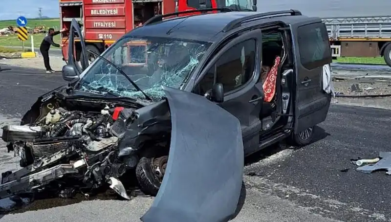 Ankara Yolunda Feci Kaza: Üç Kişi Yaralandı, Sürücünün Durumu Ciddi