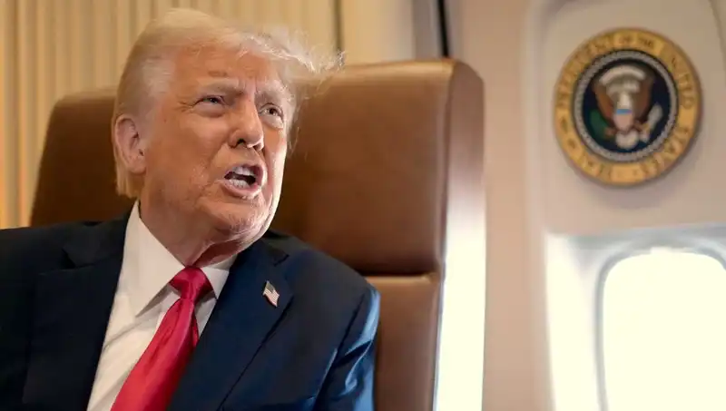 Trump’ın Resmi ile Dolar: Yeni Yasa Tasarısı Üzerine Tartışmalar