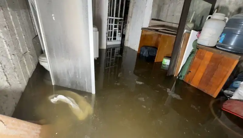 Avcılar’da Su Baskını: Semt Çok Sayıda Ev ve Aracı Etkisi Altında Kaldı