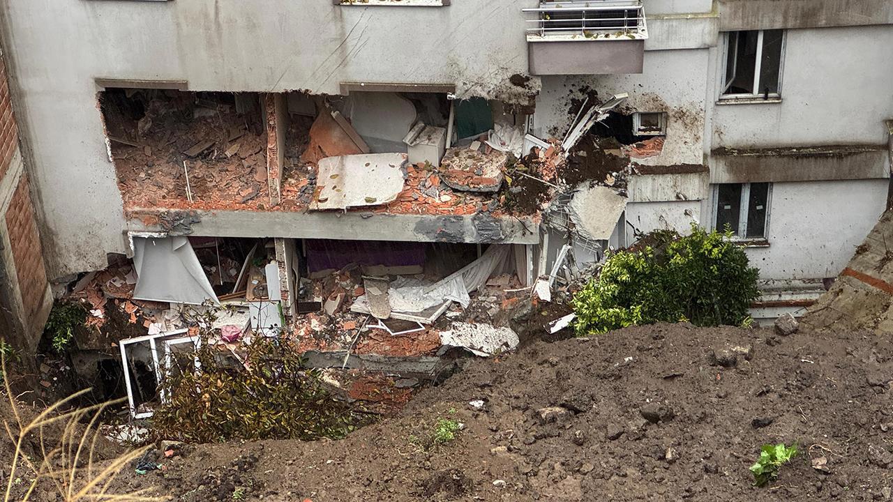 Rize'de heyelan: 1 ölü, 4 yaralı