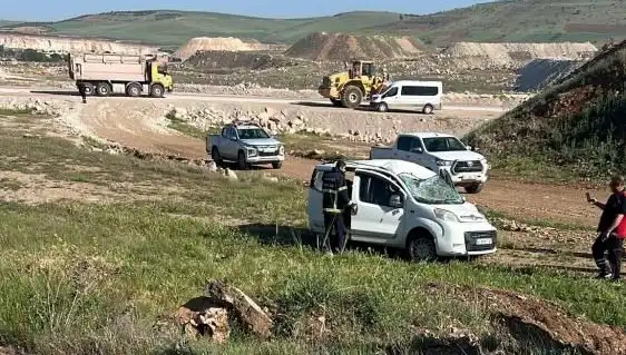 Mardin'de Korkutan Kaza: Dört Kişi Yaralandı, Seyir Halindeki Araç Devrildi
