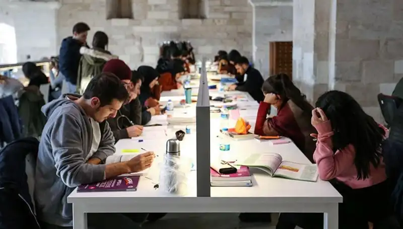 Üniversiteler için Yeni Eğitim Dönemi Başlıyor: Tarihleri Açıklandı!
