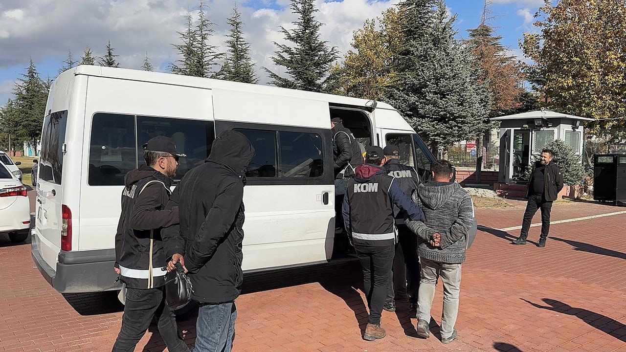 5 Zanlı Belediye Çalışanı Kılığına Girerek Kaçak Kazı Yaptı, Tutuklandı