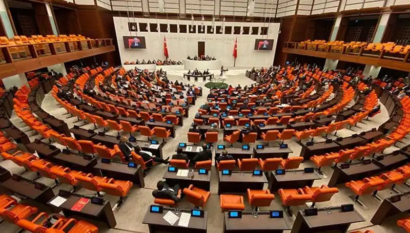 Yeni Dokunulmazlık Dosyaları Meclis'e Sunuldu: Siyasi Gelişmelerin Arkasındaki Gerçekler
