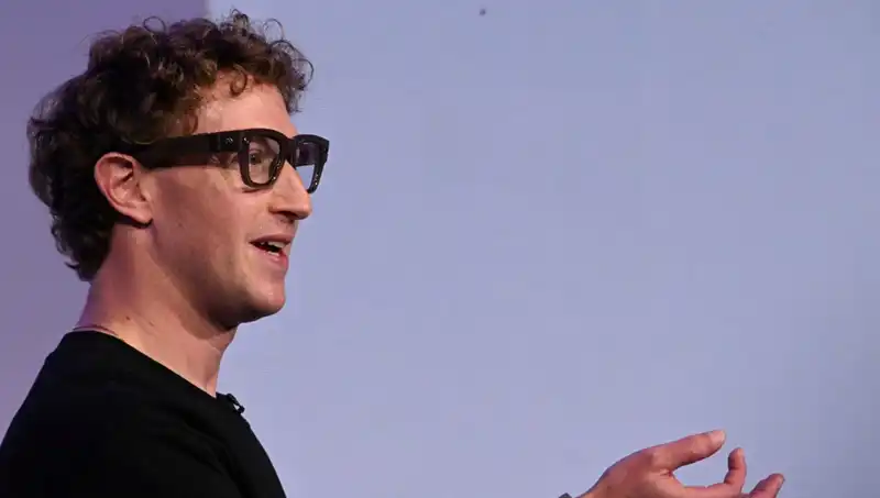 Mark Zuckerberg, Yeni Gözlük ile Yapay Zeka Devrimine İmza Attı