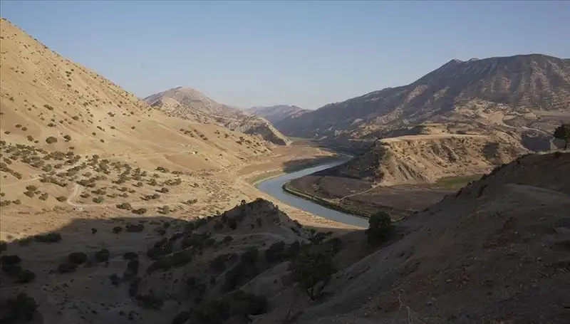 Tahran'da Su Krizi: Tüketimi Yüzde 20 Azaltma Zorunluluğu!
