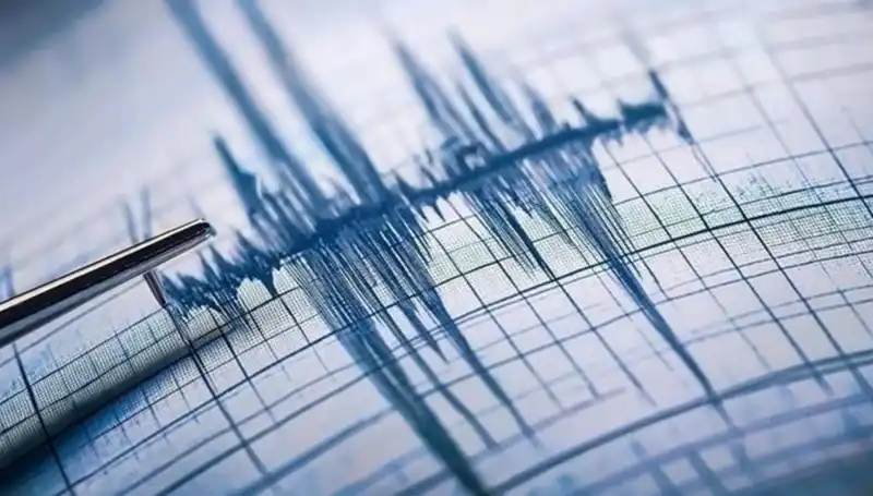 Antalya'da Gece Yarısı Gelen 3,8 Büyüklüğünde Deprem Sarsıntısı!