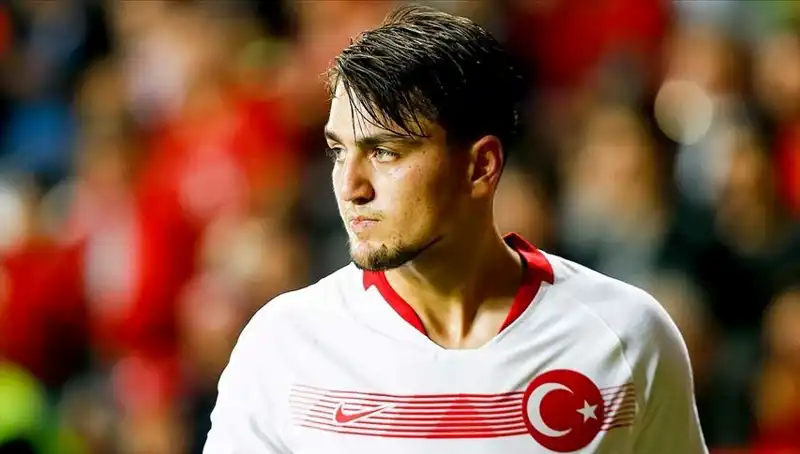 Beşiktaş'ın Futbol Rüzgarı: Milli Yıldız İle Görüşmeler Başladı