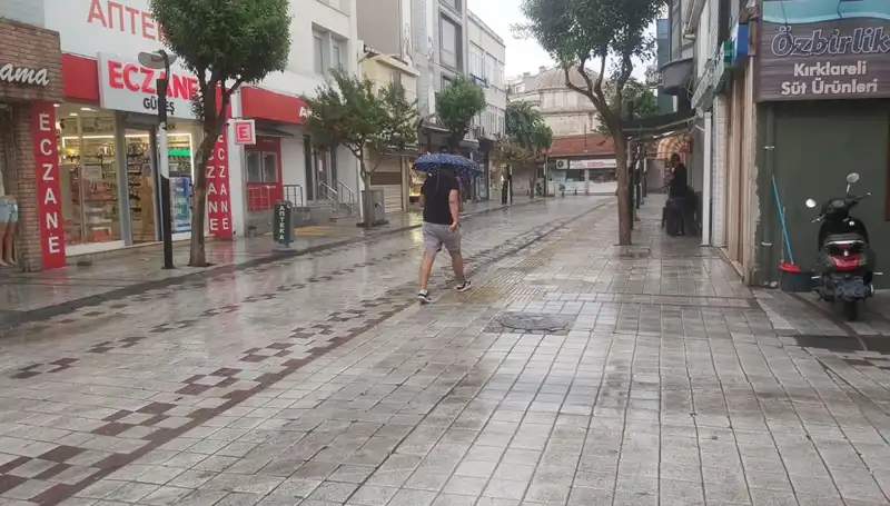 Kırklareli’de Sağanak Yağış Hayatı Durma Noktasına Getirdi