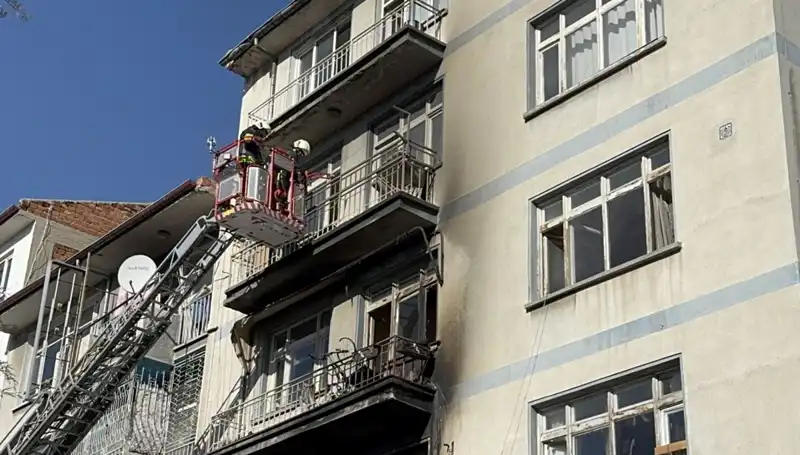 Konya'da Trajik Yangın: 4 Katlı Binada İki Çocuk Hayatını Kaybetti