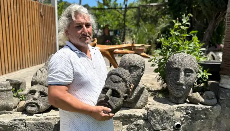 Tarihi Eser Sıfatıyla Görenler Şaşırıyor: El Yapımı Eşya Üreten Usta