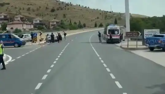 Elazığ'da Feci Kaza: İki Otomobil Çarpıştı, Yaralılar Hastaneye Sevk Edildi!
