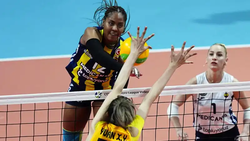 Fenerbahçe, Avrupa'da Vakıfbank'ı 3-0 Mağlup Ederek Zafer Tadı Aldı
