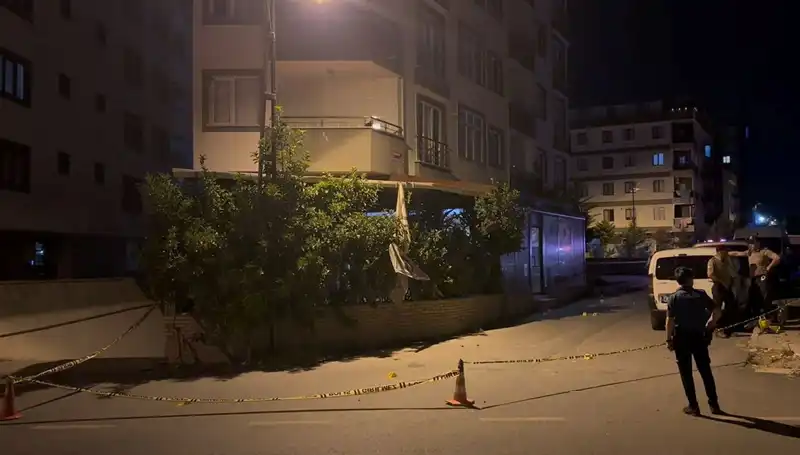 İstanbul'da Kafeye Silahlı Saldırı: Olayın Ayrıntıları ve Gözaltına Alınanlar