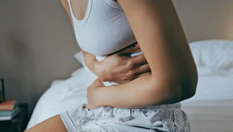 22 Yaşında Bağırsak Kanseri: Gençlerin Sağlığını Tehdit Eden Belirtiler