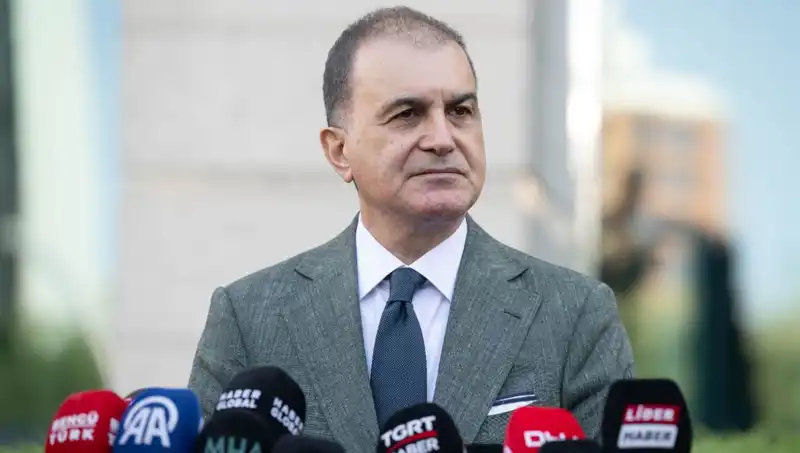 Ömer Çelik’ten Özel’e Sert Yanıt: Meşru Alanı Tehdit Eden Sözler Yok Hükmündedir