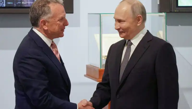 Putin ve ABD Arasında Dostluk Mesajları: Moskova'da Tarihi Görüşme
