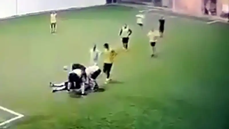Adana'da Halı Sahada Yaşanan Trajik Olayda 3 Çocuk Babası Hayatını Kaybetti