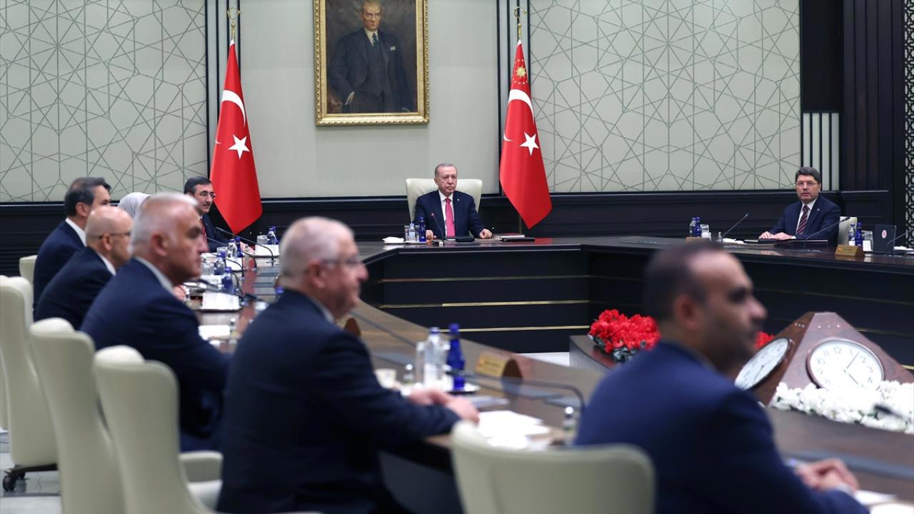 Kabine toplanıyor: Suriye ve asgari ücret konusu masada