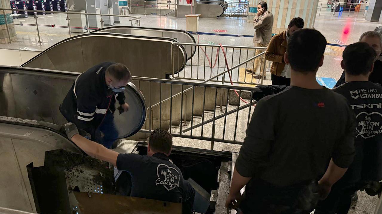 İstanbul'da Metro İstasyonunda Yangın Çıktı
