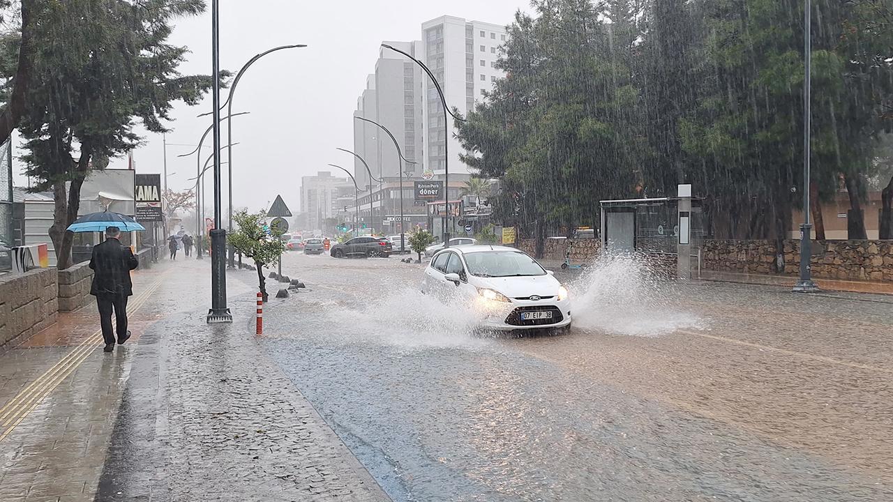 Meteoroloji Turuncu ve Sarı Kodla 17 İli Uyardı