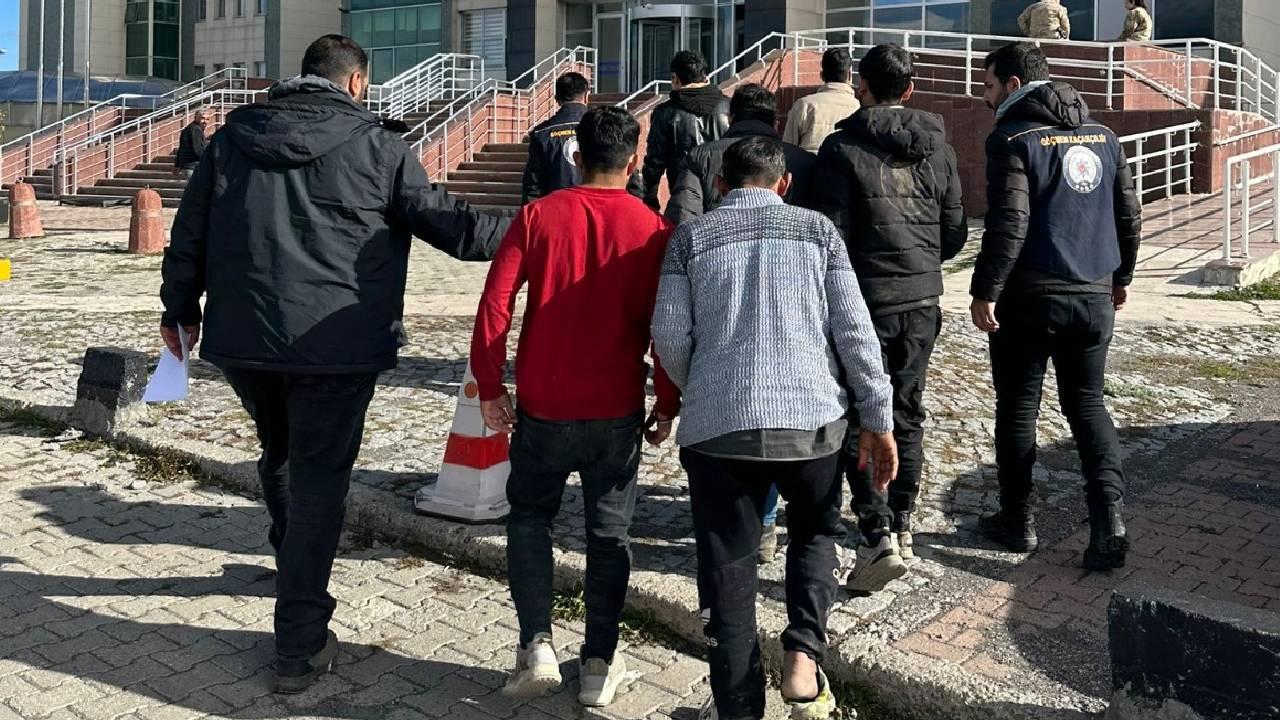 İstanbul'da 242 Düzensiz Göçmen Yakalandı