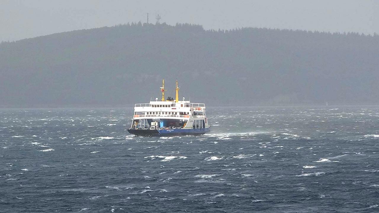 Gökçeada ve Bozcaada'ya Feribot Seferleri Durduruldu