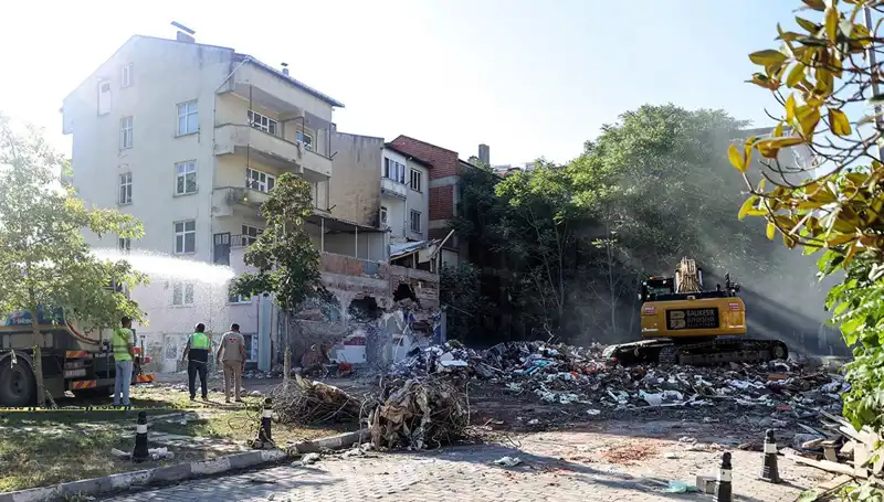 Sındırgı'da Deprem Fırtınası: Artçılar Sürekli Geliyor!